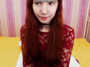 Рыженькая alitta показывает письку