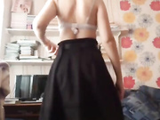 Одноклассница показывает сиськи