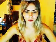 Красотка Inna показывает письку