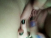 Ей нравится ласкать себя