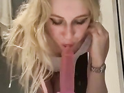 КРАСОТКА ДРОЧИТ