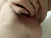 ДЕВИЦА ДРОЧИТ