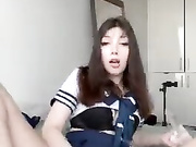 ДЕВИЦА ДРОЧИТ