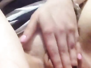 ДЕВИЦА ДРОЧИТ