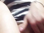 ДЕВИЦА ДРОЧИТ