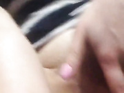 ДЕВИЦА ДРОЧИТ