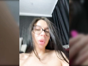 MagicMelody обкончалась сквиртом