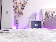Lucy_Brunette