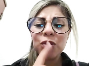 Emily_Naughty_Assistant_ бесплатное вебкам шоу и XXX чат _ xHamsterLive 2023-06-20 00_19