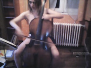 Aria_French (голая с виолончелью)