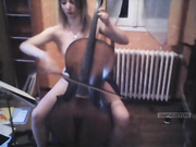 Aria_French (голая с виолончелью)