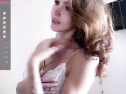 EVERGLOW (Cute-kitty) 2023-03-18