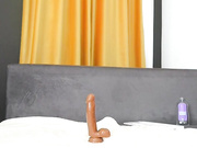 Adallinee - трахает дилдо