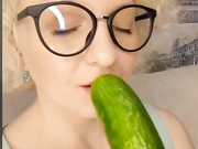 Anesteishen - шалит с огурчиком