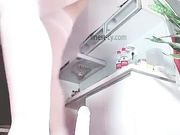 ДЕВИЦА ТРАХАЕТ СЕБЯ