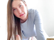 ДЕВИЦА СОСЕТ И ТРАХАЕТСЯ