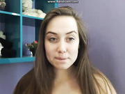 Красотка veronika (princesskitkat) показывает письку