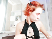 TefyFun - лижет и надрачивает любимый дилдо