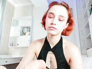 TefyFun - лижет и надрачивает любимый дилдо