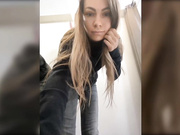 Konfeta-1 шалит в примерочной