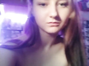 ДЕВИЦА ДРОЧИТ