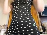 Li_Lo - дразнит своей попкой