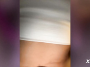 Sara - натирает киску