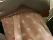 ДЕВИЦА ДРОЧИТ В ХАЛАТЕ