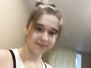 ДЕВИЦА ДРОЧИТ