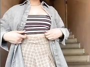 EmilyBaby - в подъезде