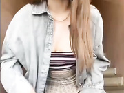 EmilyBaby - в подъезде