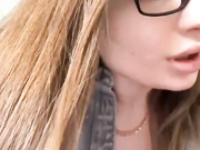 EmilyBaby - в подъезде