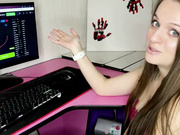 ДЕВИЦА СОСЕТ И ТРАХАЕТСЯ