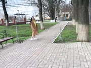 ДЕВИЦА СОСЕТ И ТРАХАЕТСЯ