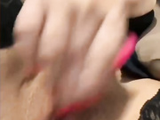 Brenda-kiska - теребит свою вкусную киску