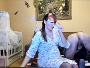 Tvoya_Madam выбривает очко мужу