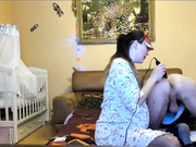 Tvoya_Madam выбривает очко мужу