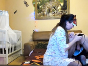 Tvoya_Madam выбривает очко мужу