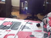 ДЕВИЦА ДРОЧИТ