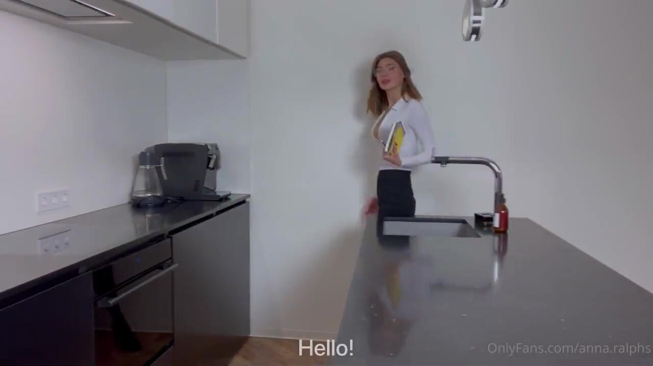 ДЕВИЦА СОСЕТ И ТРАХАЕТСЯ