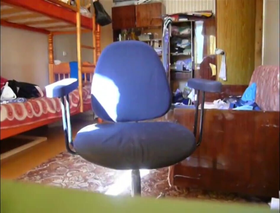 ДЕВИЦА ДРОЧИТ