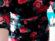 ДЕВИЦА САМА СЕБЯ ТРАХАЕТ БУТЫЛКОЙ