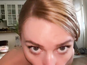 ДЕВИЦА ОТСОСАЛА