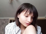 ДЕВИЦА ДРОЧИТ