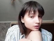 ДЕВИЦА ДРОЧИТ