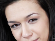 ДЕВИЦА ДРОЧИТ