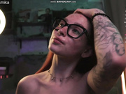 Suk_ki - рыжая красотка танцует стриптиз перед камерой