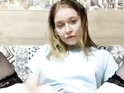 ДЕВИЦА ДРОЧИТ