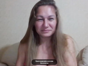 BloodNica смотрит камеры