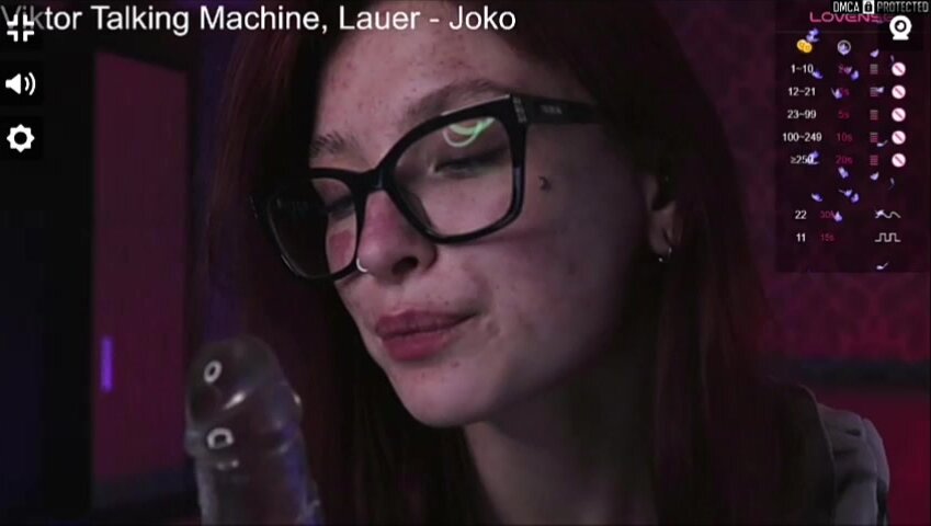 Suk_ki - вылизывает прозрачный дилдо